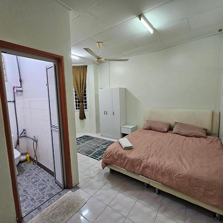 Ruhani Homestay 3 Kb - 4 Bedroom Fully Airconditioned With Wifi & Netflix كوتا بْهارو المظهر الخارجي الصورة