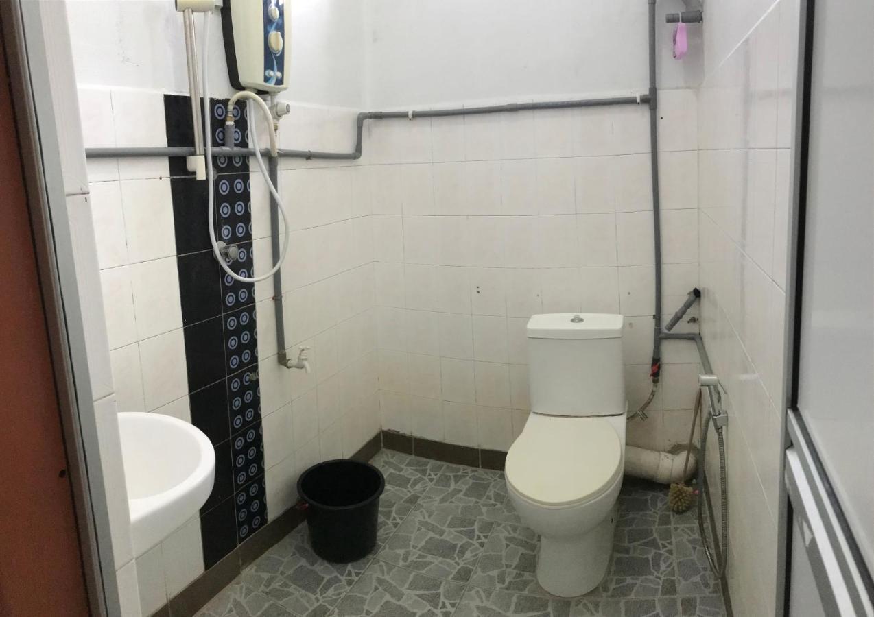 Ruhani Homestay 3 Kb - 4 Bedroom Fully Airconditioned With Wifi & Netflix كوتا بْهارو المظهر الخارجي الصورة
