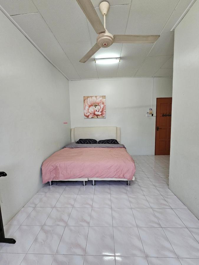 Ruhani Homestay 3 Kb - 4 Bedroom Fully Airconditioned With Wifi & Netflix كوتا بْهارو المظهر الخارجي الصورة