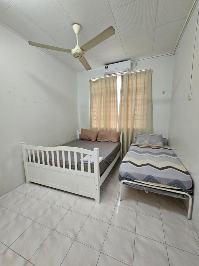 Ruhani Homestay 3 Kb - 4 Bedroom Fully Airconditioned With Wifi & Netflix كوتا بْهارو المظهر الخارجي الصورة