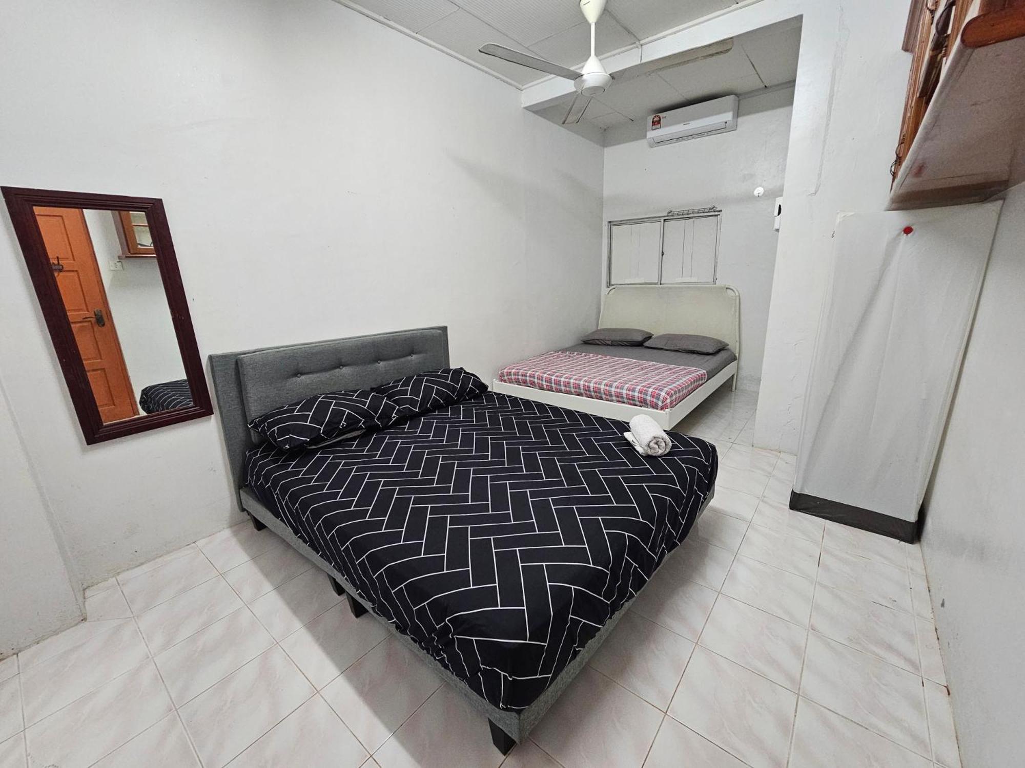 Ruhani Homestay 3 Kb - 4 Bedroom Fully Airconditioned With Wifi & Netflix كوتا بْهارو المظهر الخارجي الصورة