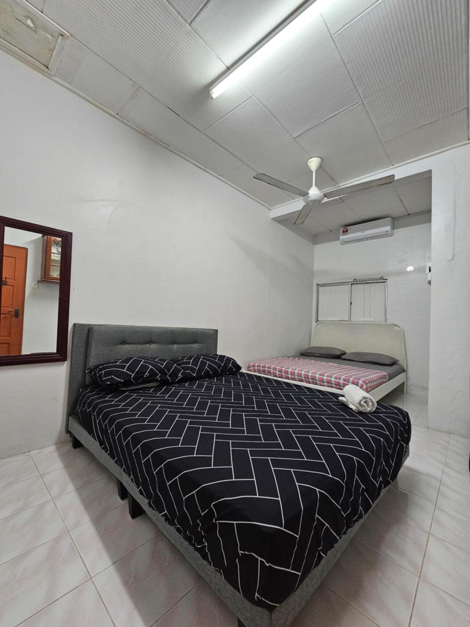 Ruhani Homestay 3 Kb - 4 Bedroom Fully Airconditioned With Wifi & Netflix كوتا بْهارو المظهر الخارجي الصورة
