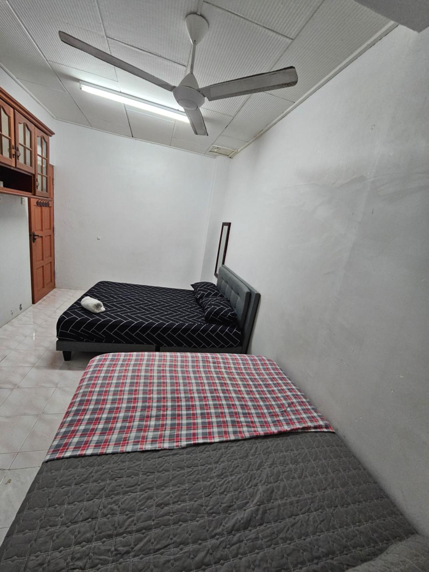 Ruhani Homestay 3 Kb - 4 Bedroom Fully Airconditioned With Wifi & Netflix كوتا بْهارو المظهر الخارجي الصورة