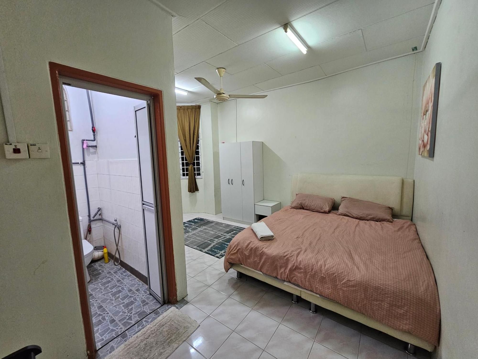 Ruhani Homestay 3 Kb - 4 Bedroom Fully Airconditioned With Wifi & Netflix كوتا بْهارو المظهر الخارجي الصورة