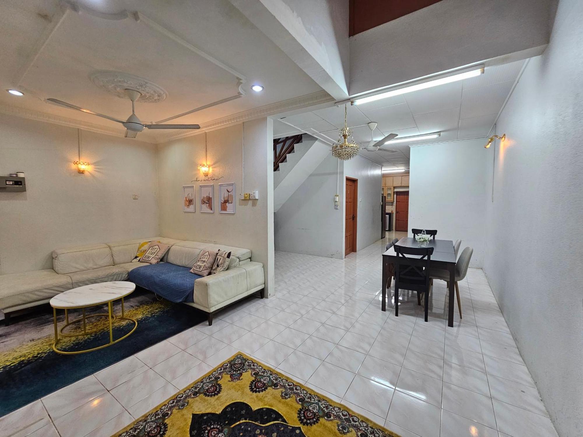 Ruhani Homestay 3 Kb - 4 Bedroom Fully Airconditioned With Wifi & Netflix كوتا بْهارو المظهر الخارجي الصورة
