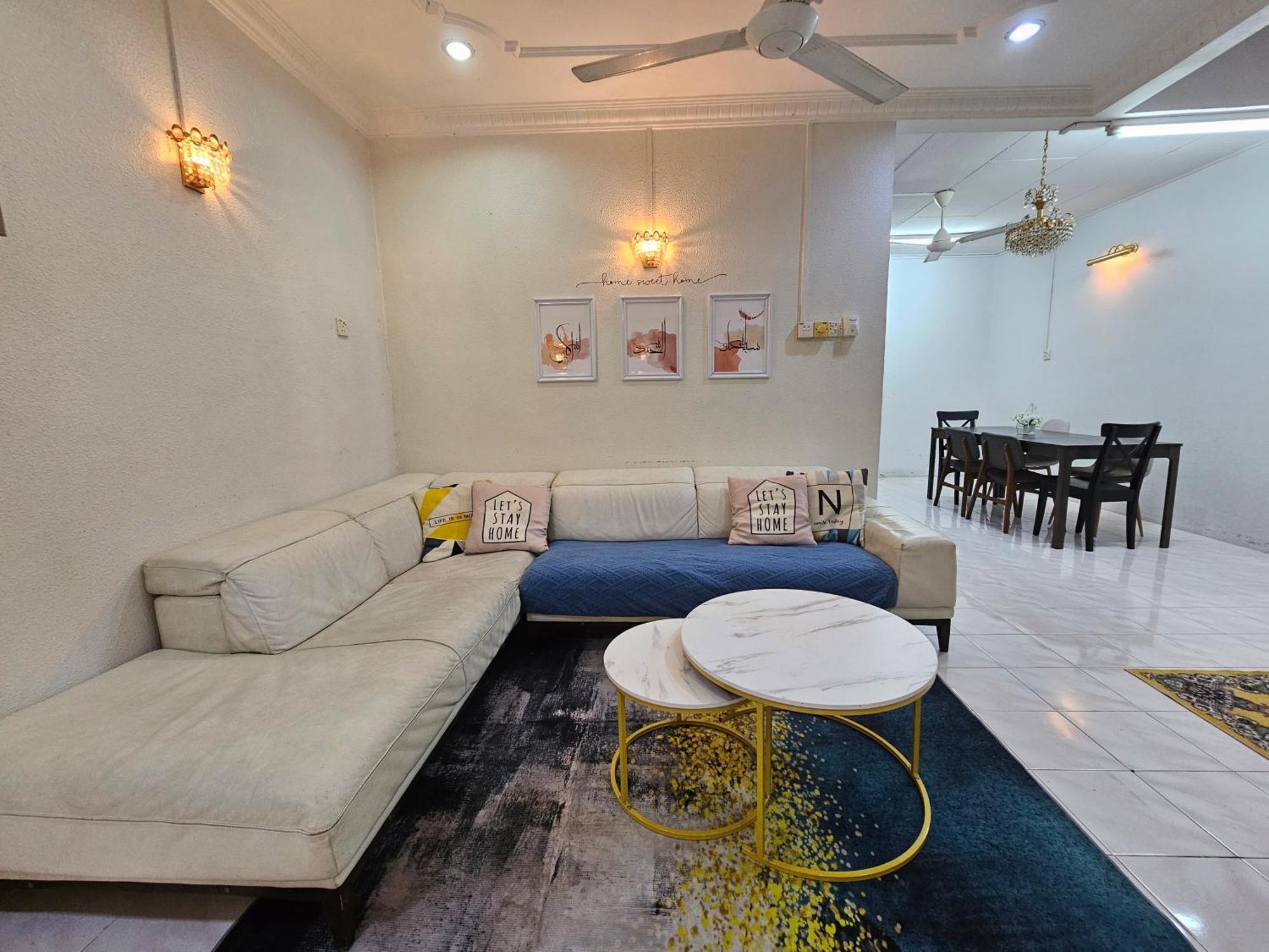 Ruhani Homestay 3 Kb - 4 Bedroom Fully Airconditioned With Wifi & Netflix كوتا بْهارو المظهر الخارجي الصورة